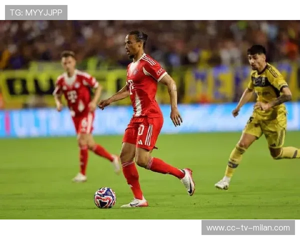 拜仁凯恩抢点捅射完成关键进球