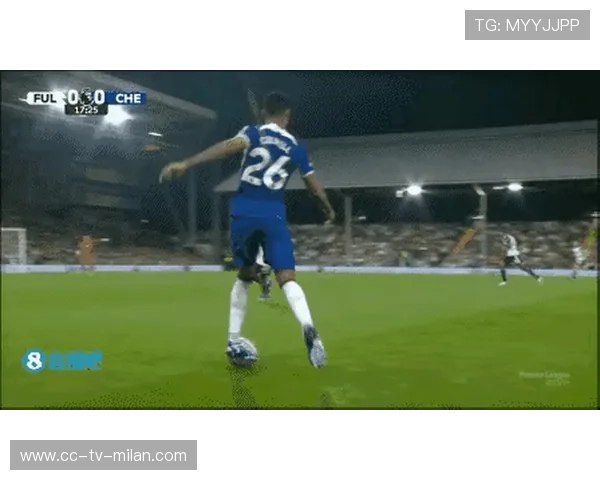 切尔西成功抢断后打出快攻，穆德里克劲射稍稍打高