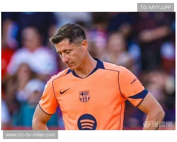 巴萨被曝要求莱万“放缓进球节奏”，奖金压力引争议