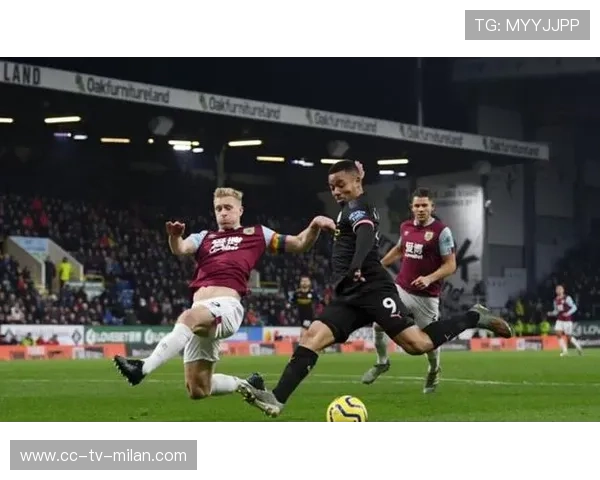 曼城边路拉开宽度：如何把边线变成致命武器