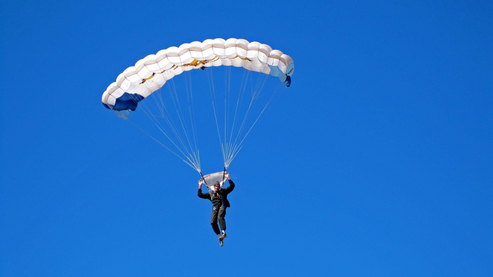 单届参赛中止步第15名，无更近参赛记录